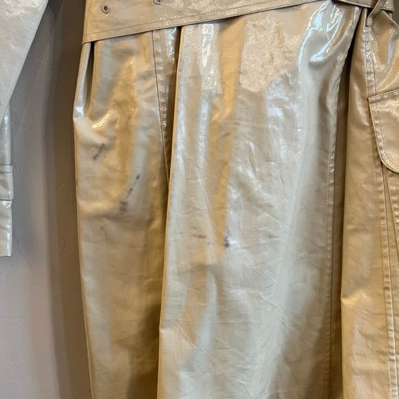 Burberry beige slick raincoat Size 6 - Picture 5 of 13